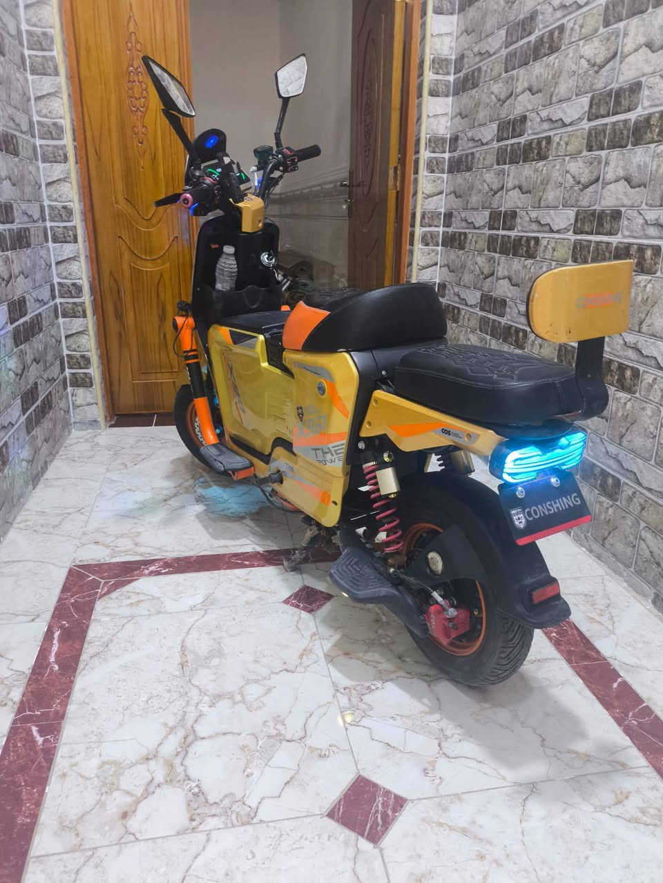 🔥السلام عليكم 🔥
🔥اخوان دراجه شحن X900🔥
🔥نوع GT.  🔥             
🔥مديل 2025🔥
🔥دراجه نضيفه كلش 🔥
🔥بيهه خمس بطاريات وليي 🔥
🔥مكاني الجزيره الحوطه 🔥
🔥سعرهه 450وبيهه مجال حك الجيه🔥
🔥للتواصل واتساب ***********🔥
