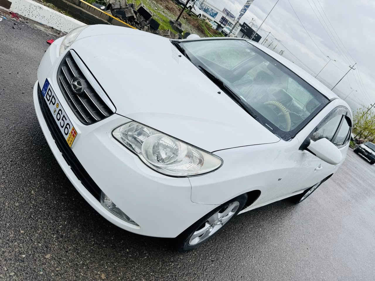 هۆندا ئاڤانتی بڕاوە 2010
گێر مەکینە تەبرید بەشەرتە
دەعم و لێدراو خایس و کەڤەر بەشەرتە
ناوزەرد سوکان ڤۆلیۆم و تەبرید لەمس
بیلاد بلوتوز ویل گەورە کوشن هیتەر
کامل مەسرەف کراوە ماڵی دۆستە
سەقف وەک شوشەیە یەک شوختی نیە
نرخی ٥٧ گەڵا و مجال
***********
شوێن چوارقورنە
