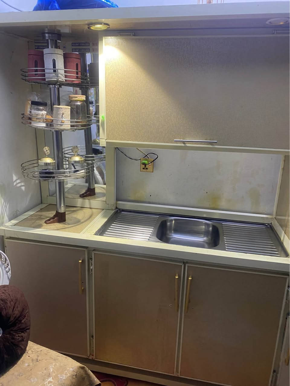 كاوتر مترين ابو سنك تسكام سعر خاص معه سنك مرمري متر ونص كربلاء ***********راسل خاص بي وات ساب كربلاء, العراق
