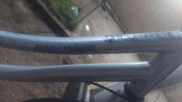 بايسكل نظيف ملحقاته وياه مكاني السماوة 
السعر ٧٥ وبي مجال للتواصل ***********
