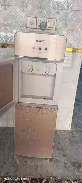 براد ماء للبيع ماء حار بارد شرط مداخل تصليح بسعر ٦٥ الف العنوان الناصرية الإسكان الصناعي للواصل خاص او الاتصال على الرقم ***********
