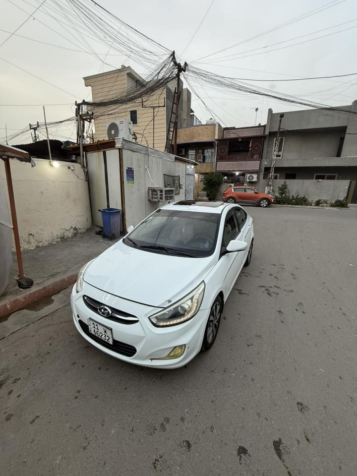 سلام عليكم
اكسنت موديل ٢٠١٧ 

مكفوله عده البارد وسونر موجود 

سياره نضيفه وحلوه 

صدر امامي خلفي جديد تخم تاير ٤ جديد 

محرك كير خير من الله سياره فول موصفات 

سعرها ١١٨ وبيها مجال 

مكاني بغداد حي القاهره 

***********
