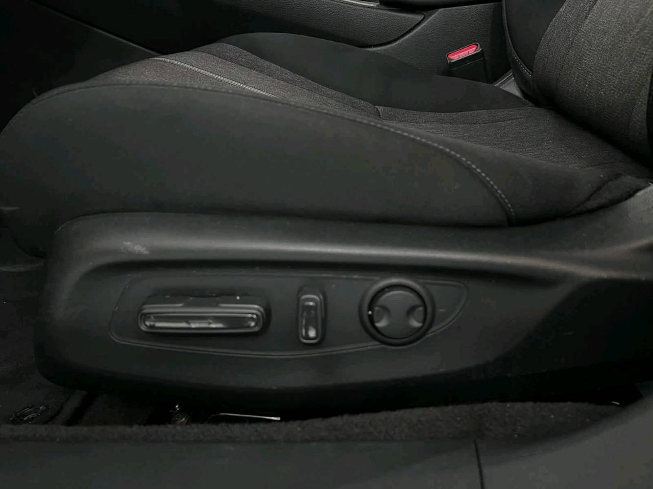 اكورد ٢٠٢٤ بدون ايرباك شرط السياره فووول  بنيد سطحي جاملغ خلفي كلير يعني صبغ جماليه أثر شخط السعر ٢٠٧ وماكو هيج سعر 