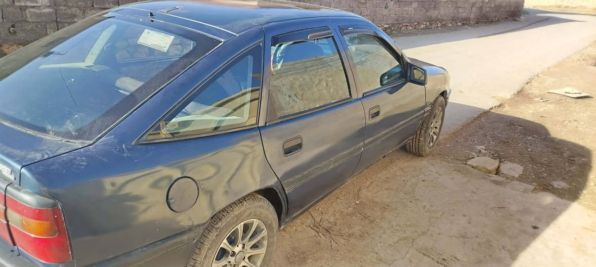 فكترا لليبع جنطه حلوه
الحجم. 18 مكينه شرط كير شرط
طخم تاير جديد 
شرط التحويل سياره جاهزه رقم الماني 
***********
