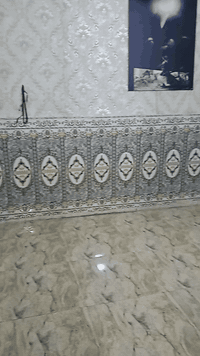 السلام عليكم بيت للبيع بالجريخي شارع الصالنصات مقابيل جامع نبي الله سماعيل مساحه ٨٥ البيت قاطين  يتكون الطابق الاول من غرفه واستقبال ومطبخ وخدمات صحيات والقاط الثاني ٣ غرف وحولي بيت نضيف كلش للتواصل ع الرقم *********** اني مكلف بالناشر
