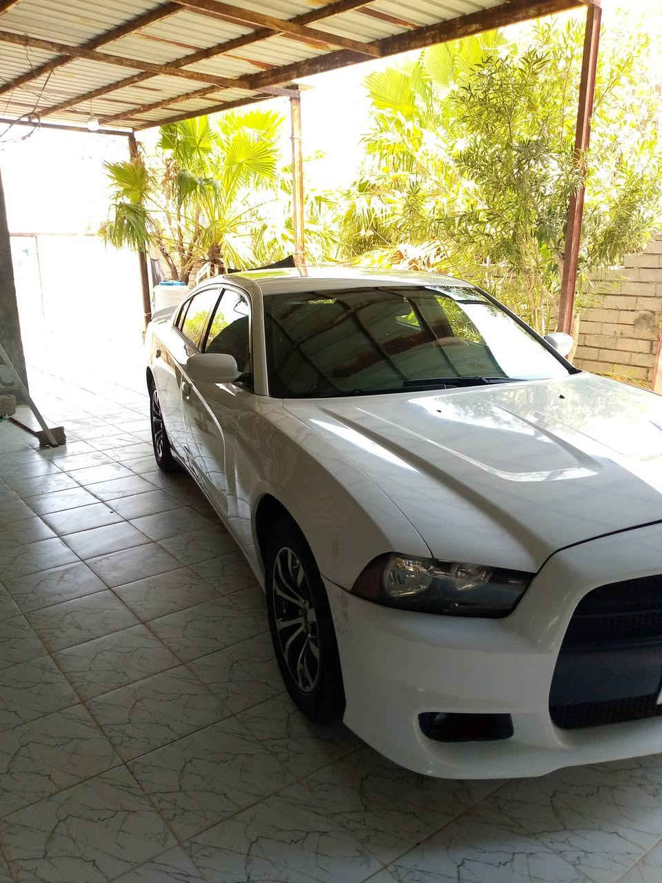 سلام عليكم للبيع جارجر موديل 2013 سنويه وارقام جدد انكليزي مكينه وكير كفاله حادث جاملق وبنيد جهة السايق السياره بوليسي حجم المكينه 3600 كير تعليگ السعر 145 وبيها مجال العنوان البصره قضاء القرنه بني منصور ***********
