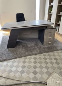 ميز مكتبي • ملحق مكتبي