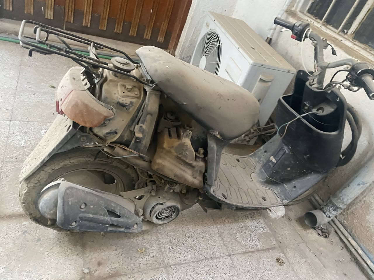 سلام عليكم دراجات للبيع
السكنس عوزها تجفيت طافيه 
زعره مجفته وكامله شغاله نقصها برغي مال صالنصه غراضها كلها موجوده وياها كفرات ثنين
متروكات ثنينهن ماعندي مجال اسويهن 
شراي يراسلني مناسبات كلش


**إذا كنت صاحب هذا الإعلان وتريد حذفه لأي سبب، رجاءا أرسل رسالة إلى الدعم الفني**