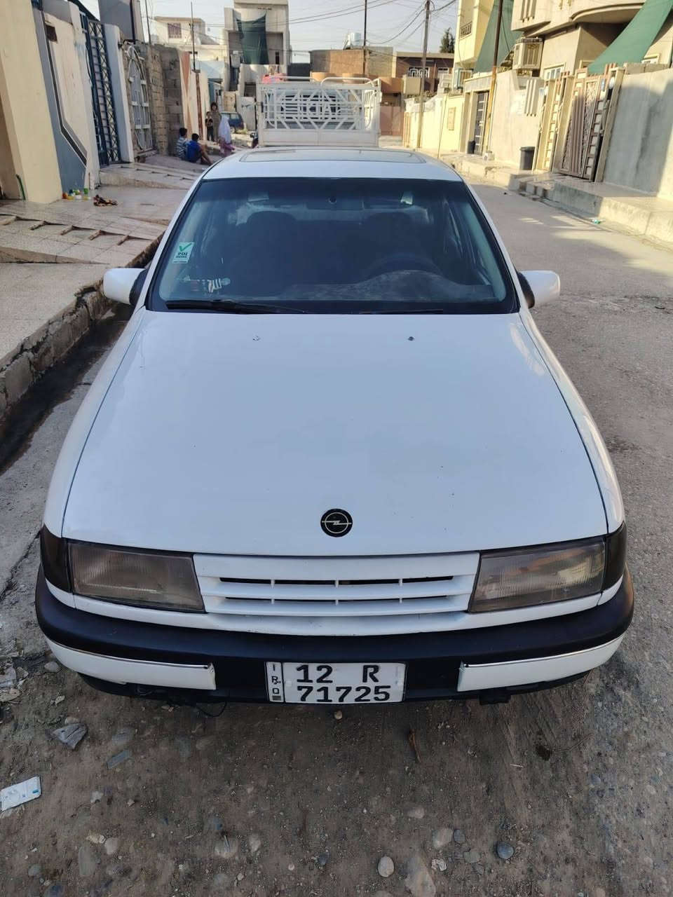 بيع مستعجل فكترا موديل 90 حجم 16 مصبوغه عام بلا كلب وكص شرط والباقي كدام العين  رقم دولي جديد شرط التحويل  كابون مامسجل محرك رخاوه يردله تعمير كير شرط طخم نضيف تواير جدد ويل كب وايرامنيه شغاله السعر 35 الرقم *********** كورك *********** شراي اتصل ودلل اقرأ التفاصيل وخابر لاتخابرني واشبيه ومابيه عنوان هرمات مقابل صناعه ابواب وشباك
