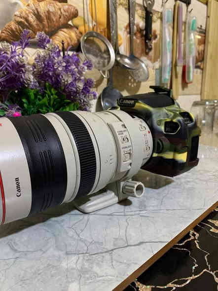 السلام عليكم كانون 700D
شاشة قلابة المس + عدسة 100_400دبل 
هود عدسة +رام 16 +حزام +كرب دبل بطارية 
شاحنة اصلي +جنطة  اريد مراوس عدسة 70_200
مكاني بغداد جسر ديالى 
وهاذة رقمي ‭٠٧٧٣ ٩٥٣ ٦٦١٨‬ ❤️👋🏻
