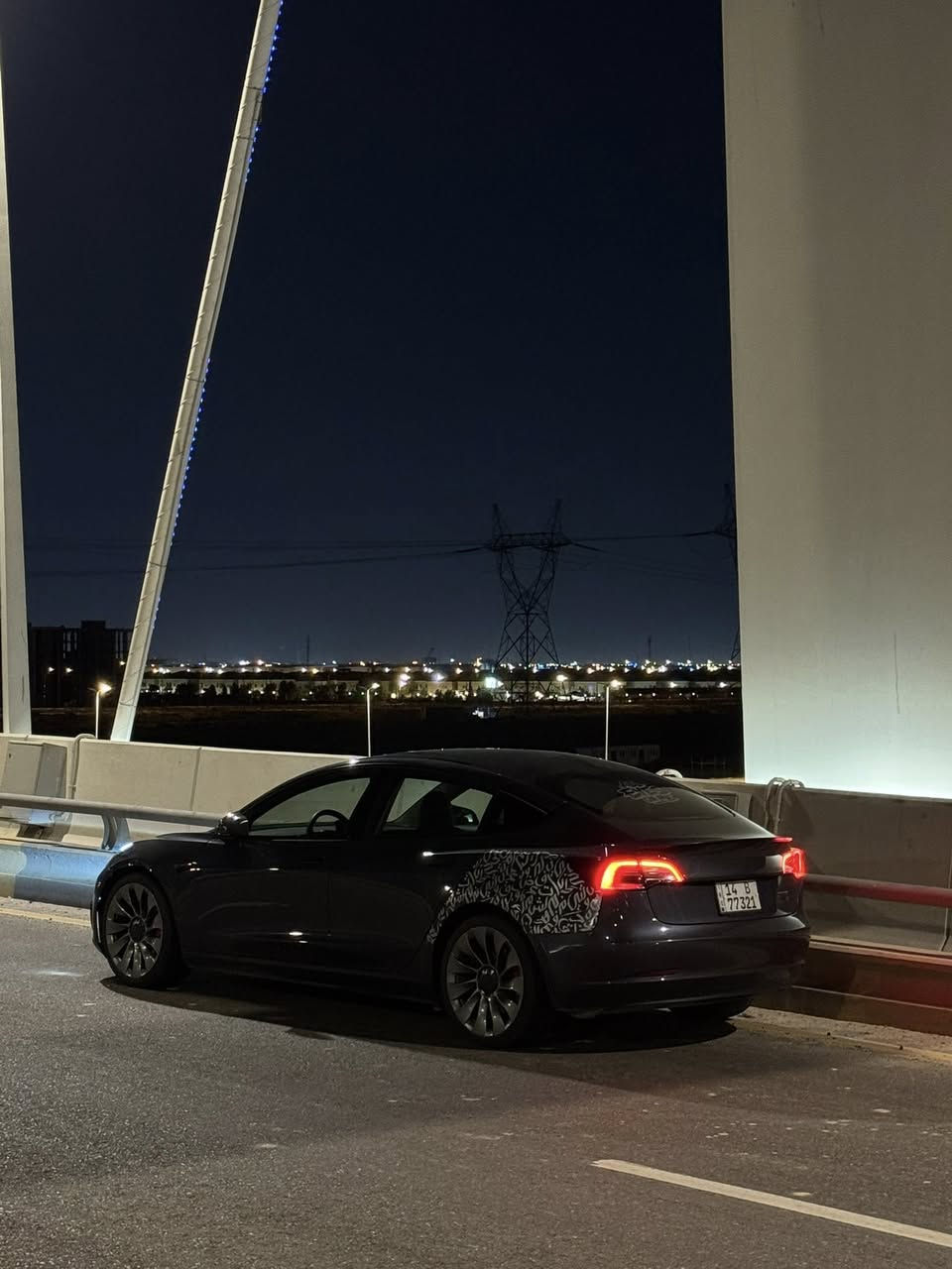 سلام عليكم
tesla model 3 performance 
2023 
اعلى فئة بالمودل ٣ 
دبل ماطور ٥٠٠ حصان
تسارع من الصفر للمية ب ٣.١ ثانية
السيارة فور ويل حادثها من امريكا جاملغ خلفي جهة الراكب و الجنطة و صار بيها تبديل و صبغ بالجاملغ الامامي جهة الراكب
السيارة كلش جديدة و ما بيها اي مشاكل و لا نقوصات و حيل معتني بيها و نظيفة
و اقل ممشى بيرفورمنس بالعراق كلة ماشية بس ٣٠ الف كيلو ( ركز كيلو وليس ميل ) 
و نظافة السيارة واضحة من الصور تعال و شوف بعينك 
السيارة باسمي شرط التحويل ثاني يوم 
رقم بصرة
السيارة اونلاين و وياها ملحقات الشاحنة كاملة 
السعر ٢٣٥$ و بيها مجال بسيط للطيبين
للبيع او المراوس حسب الرغبة
للتواصل 
***********
مكاني البصرة حي المهندسين
