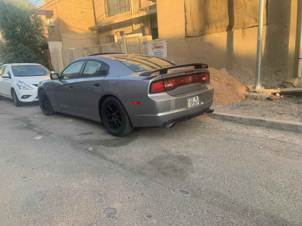 السلام عليكم
جارجر rt max 2013 خليجي بيها شبر بالجاملغ فقط الباقي كفالة فول مواصفات 

رقم بغداد الدولي رادار امامي وجانبي

فتحه شفتات كشتات خزن ميموري 

كلاصات حار وبارد  ستيرن كهرباء ودواسات كهرباء عينة 300 

دبات ht ريمونت السعر ١٥٥ وبيها مجال  *********** للبيع والمراوس
