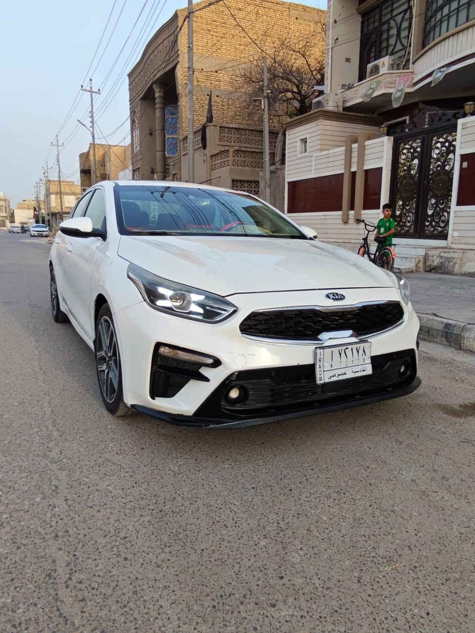فورتي موديل 21 رقم قادسيه 
معوقين تصير حره بشهر 1 حادثه جاملغ الأيمن بدون تبديل 
والبنيد مبدل وصور السونار موجوده 
السياره فول 
السعر 125 وبيه مجال 
***********
اتصل واني خادم 
مكاني ناصريه مركز
