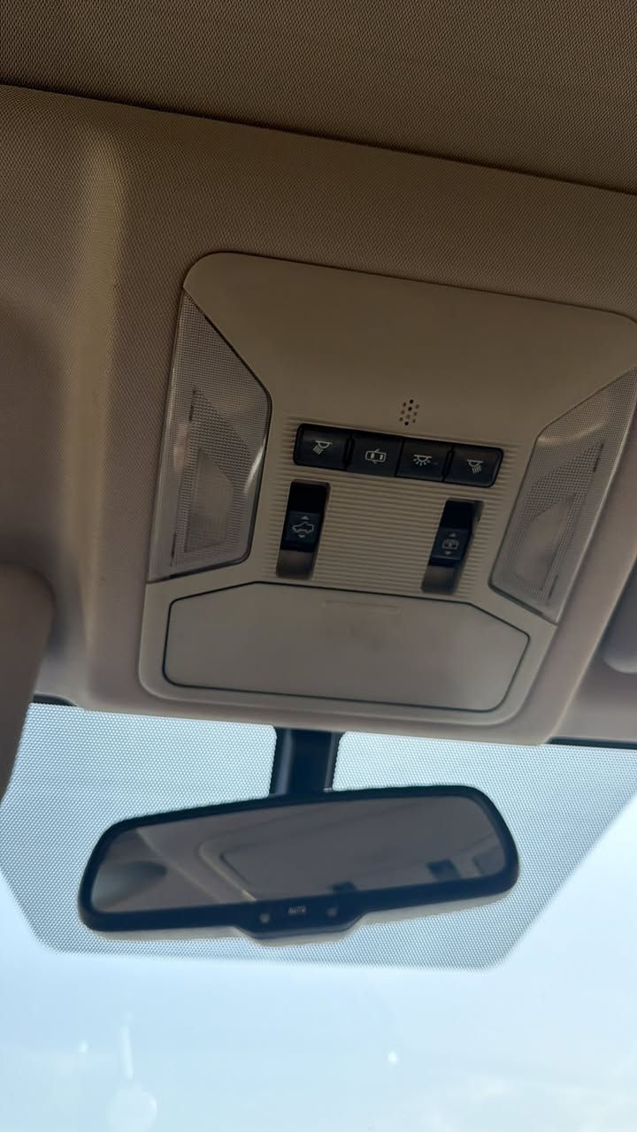 Rav 4 / راف فور فول مواصفات ليميتد بانوراما اعلى فئة
تويوتا راف فور البنزين – أعلى فئة Limited

محرك 2.5 لتر 4 سلندر 

203 حصان  

كير أوتوماتيك 8 نمر 

دفع رباعي 4WDذكي

بكلايت LED كاملة  

لايت امامي نهاريات LED  

ويل كروم 18 إنج  

فتحة سقف بانوراما  

مرايا كهربائية شفط وتسخين مري

مقاعد جلد تحكم كهربائي للمقاعد  

 وتبريد للمقاعد الأمامية 

دشبول شاشة ديجتال

شاشة وسطية لمس وكار بلاي وتحكم نضام صوتي  

Apple CarPlay + Android Auto  

شاحن لاسلكي  

تشغيل بصمة ودخول ذكي

JBL سماعات

رادار أمامي  

مثبت سرعة ذكي  

تنبيه مغادرة المسار  

نظام المحافظة على المسار  

كاميرا 360  دوارة

حساسات أمامية وخلفية  

نظام كشف النقطة العمياء

باب خلفي كهربائي شفط 

ماوس تحكم7 وضعيات قيادة  ايكو ونورمال سبورت وثلجي ورملي وصخري 

تبريد ٣ قطع 

السيارة بدون تكحيل بدون اي بارد فقط رصعات وشخوط بسيطة واضحة بالصور ماشيه 90 الف ميل تقريبا السيارة صيانتها كلها داخل ساز   الاستفسار ***********
