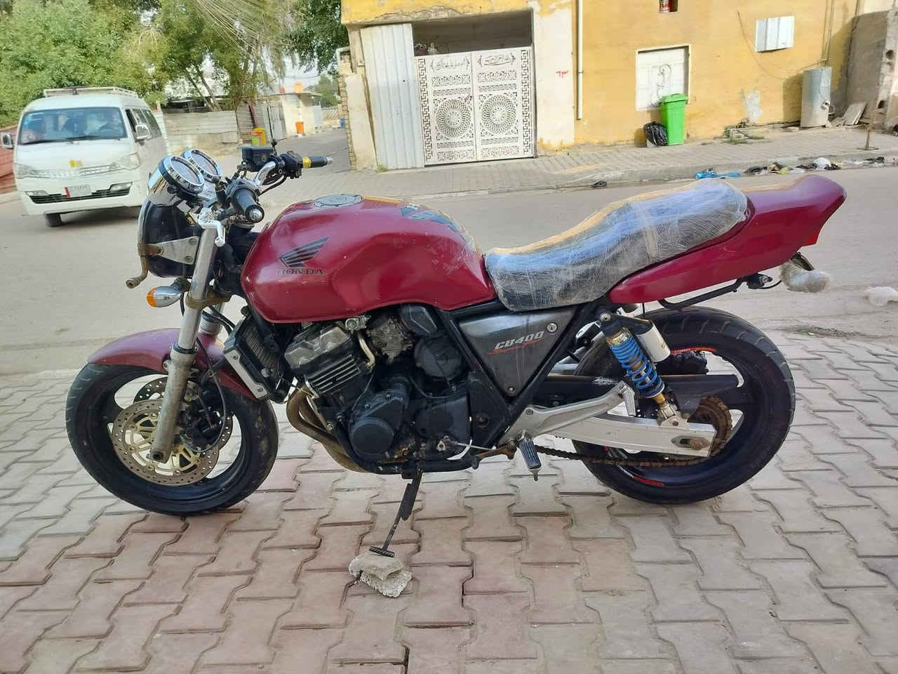 سلام عليكم دراجه سيبي فؤر جيل اول ١٦ ولف مكفوله كلها ومكينه خير من الله دراجه عليه ادامه كامله بلكات جدد وتخم تاير جديد كهربايات كلها شغاله دراجه صالنصه بيه رياضي وفصله ناار  اوراق كامله مكاني بغداد الحسينيه شراي يتصل دراجه سعرها مناسب ***********
