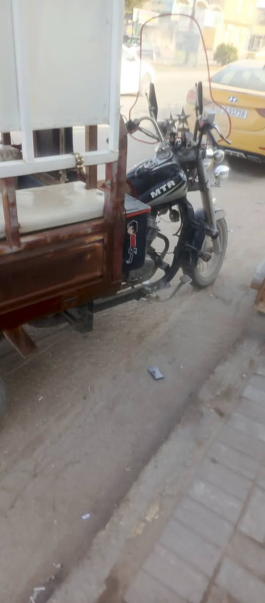 السلام عليكم اخوان عندي دراجه نضيفه جدا كامله مصاطب ومحجر رقم انكليزي سنويه إلى حد 2029 الشراي يتصل العنوان النجف الأشرف حي الرحمه مقابل القواس الاتصال ***********
