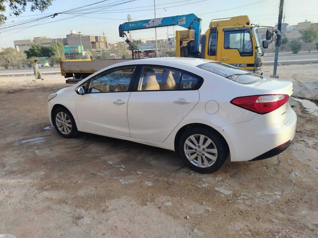 كيا سيراتو 2016 محرك 1600 رقم كربلاء
كير مكينه تبريد تدفئه  حداديه مكفوله 
مري شفط واشاره بلمري 
هزه ورقم انكليزي بيهه 
بارد بلباب الخلفي موجود بلسونار 
السعر 125بيهه مجال بسيط 
مكان نجف 
***********
