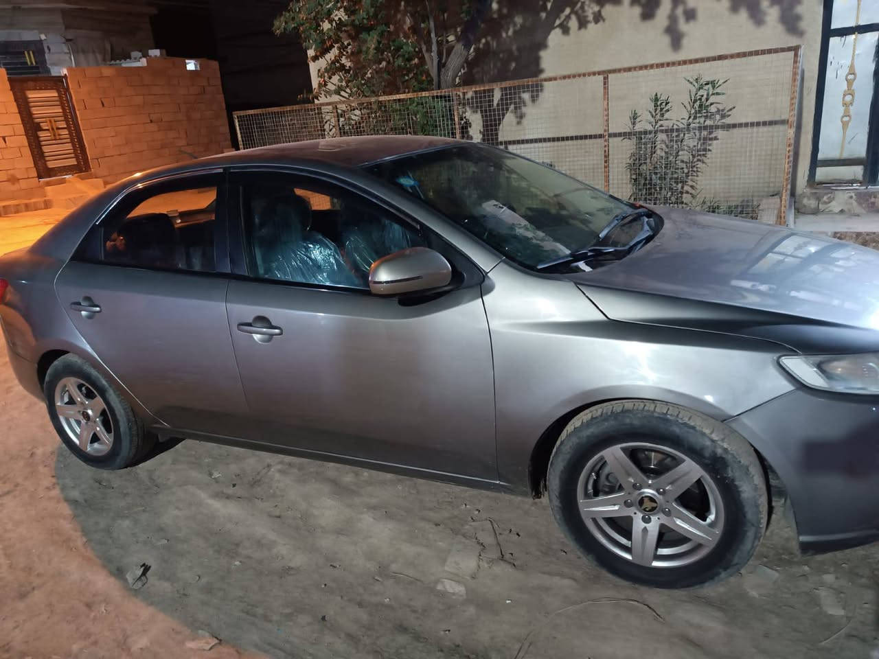 كيا سيراتو
موديل 2012
تبريد ثلج 
تخم تايم 
حدايده جديده
محرك 1600 مكفول
لايت زينون 
شاشه وكامره
هذن بابين بيهن شخط موضحات بصور
وجاملغ خلفي بي ضربه
رقم وسنويه جدد
السعر 75
*********** البصرة, العراق
