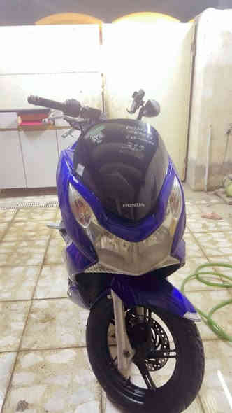 سلام عليكم للبيع دراجه pcxجيل الاول ياباني دراجه نظيفه محرك بلكارتون ناعمه بس عندي الكفرمن جوه شويه بي فطرباقي كله مكفول دراجه ياباني حساس ستان وحساس ازدحام وكله شغال درجه محرك 150cc ماشي مكان البياع الشهداءرقم الهاتف ***********سعر دراجه مليون وستميه وقابل للتفاوض
