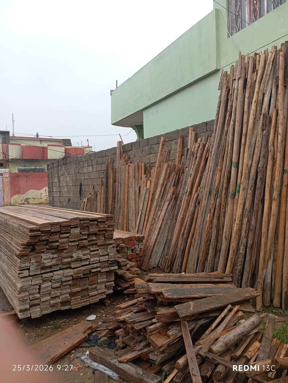 سلام عليكم قالب خشب للبيع مساحه 200 متر نضافه 95بل ميه مستغل شغلتين بس سعر 7ملاين بيه مجال عنوان موصل كبه شريخان /***********/بي وتساب /***********بي وتساب
