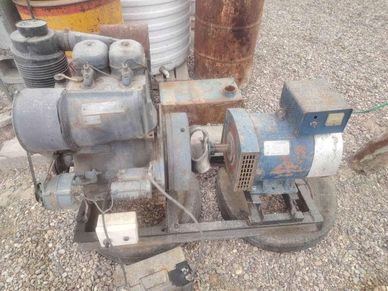 سلام عليكم لبيع مولد دويز 2 بستم ألماني ابو صاروخ حجم 912 رأس توليد 12 كيفي 3 فيز شغال جاهز لاصرف ولاتبخير مكاني بغداد ابو غريب سعر 14 ورقه وبيه مجال تصال ***********
