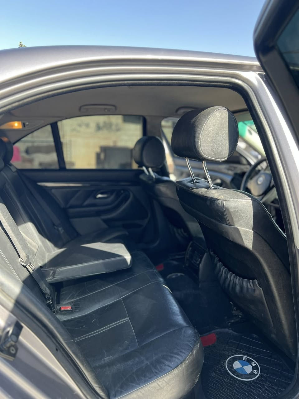 BMW 530i 2001
یەک دەرکی سبوخە و شانی بەس کلێر کراوە بەشەرتی مەحجون سەیارەکە هەموو گیانی بەشەرتە کارەبای بەشەرت گێرو مەکینە بەشەرت 

کوشن جڵدە

گێر تۆماتیکە

سەیارەکە سبوخ ئەستورە

سەیارەکە زۆر پاک ماوەتەوە

98 کەمێک مەجال


**إذا كنت صاحب هذا الإعلان وتريد حذفه لأي سبب، رجاءا أرسل رسالة إلى الدعم الفني**