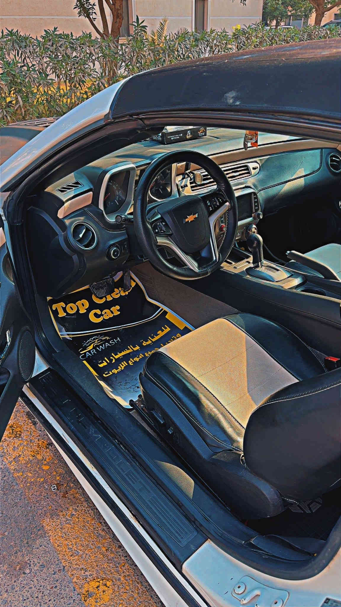 كمارو 2014 للبيع 
رقم بغداد 
ماشيه ١٦٦ الف كيلو
اللون ابيض
السياره بدون حادث ((((كلين تايتل)))) 
((((بدون قطره صبغ))))

 محرك V6 سعة 3.6 لتر بقوة 335 حصان .
  
* المواصفات:
    * مصابيح LED خلفية داكنة.
    * جناح خلفي مثبت على غطاء صندوق السيارة.
    * تصميم عجلات مختلف . 
    * كشف 
    * مقاعد جلد اسود وابيض 

تقريرها وسونارها من المندلاوي 
السعر ١٣٥ ورقه 
العنوان حي العدل / بغداد
رقم الهاتف ***********
