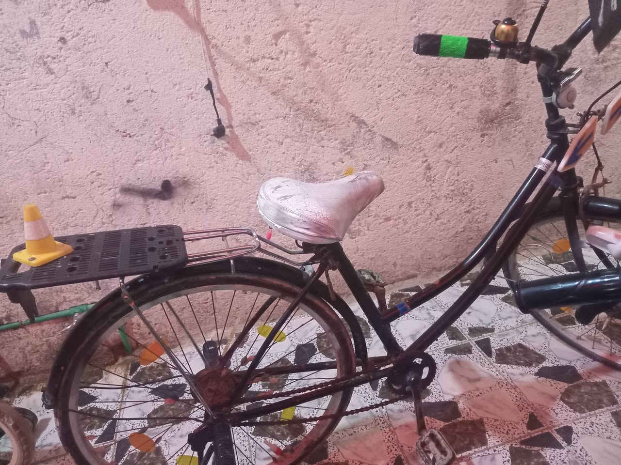 بانسكل ياباني بناتي حجم ٢٦ نظيف السعر ٦٠ وبي مجال  المكان بغداد الشعب الاتصال ***********
