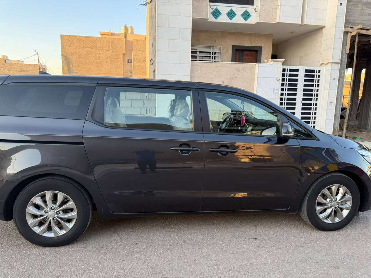 سلام عليكم اخوان بدون مراوس
والسعر 187 وبيها مجال بسيط جدا 
سيدونا موديل 21 أمريكيه 
باسمنا تحويل مابشر هزه وسنويه جديده 
حادث جاملغ وبنيد بدون دواخل 
شاصي الغود كفاله شرط السونار 
وقطعه كلير  صور الحادث مرفقه 
بيبان كهرباء 
تحكم ستيرن 
كشن السائق كهرباء فقط
تبريد 3 قطع
ايكو تقليل بانزين
صدر امامي خلفي شركة
بيبان الخلفيه كهرباء
ويل كب 
مانع انزلاق 
اشاير بالمري 
لايت زتون
شاشة اعطال
شاشة كبيره
اواكس
فلاش
بلوتوث
حاكيه
مكان السياره كربلاء
الرقم الهاتف ***********
