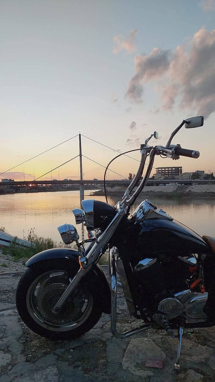 HONDA SHADOW 400 
مكينه و كير و كهربائيات مكفولات 
دراجه مزوده و مصبوغه جديد
جنت فايبر كلاس + تطواله جاملخ الخلفي + الاشاير الأمامي و الخلفيه هارلي ديفيدسون و المصطره الخلفيه + ألمصابح الخلفي هارلي ديفيدسون  + البلوجكترات هارلي ديفيدسون  + خوذ للبلوجكترات و المصابح الأمامي هارلي ديفيدسون + زوج تايرات جديدات و التاير الأماني مشلن + الويلات جوبلس + أستيرن جيكانو أنج و نص + درع أمامي + درع راديتر + قبق نيكل للهورن + أمرايات كاصهن من بره + و بلكات NGK صليات هم كاصهن من بره + و الدهن الي اديره موتل 
سعره 32 و بيه مجال 0782 620 9420  مكاني بغداد العطيفيه
