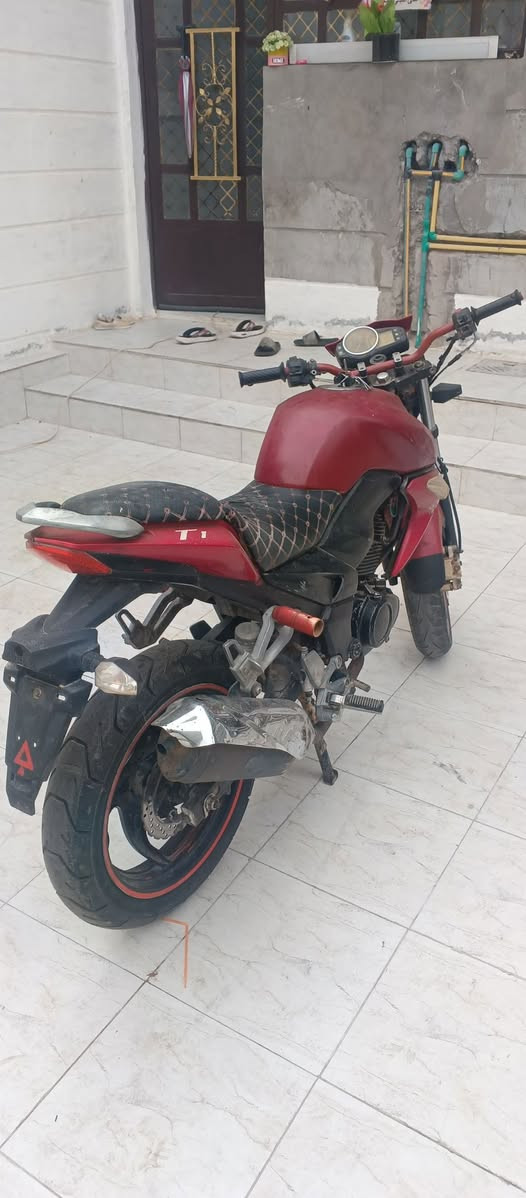 سلام عليكم اخوان سايم بطح شغال نكره الكشر مو كلش نضيف محرك نضيف معدل وشلعه خير من الله متواجد واتساب فقط ***********
