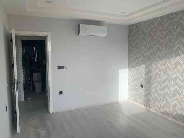 🏡 🤝 شقة فارغة للأيجار في أربيل - مجمع ژيان ستي_ خلف مدينة العاب ماجدي لاند

✨ المساحة: 150م²
📍 جميع الخدمات متوفرة داخل المجمع:-
 🌳حدائق عامة والعاب للاطفال 🌿 مطاعم وسوبر ماركت + 🚗 كراجات امام كل بناية

🔑 تفاصيل الشقة:
 • 🛌 3 غرف نوم واحد منها ماستر
 • 🛋️ صالة  
🍳 مطبخ
 • 🚿 مجموعة صحيات•

📍 موقع المجمع:
 • على طريق ماجدي مول - شارع كويه _ خلف مدينة العاب ماجدي لاند

📞 للاستفسار اكثر الاتصال على الارقام التالية
 ***********
***********

✨ ✨ السعر 500$ قابل للتفاوض✨ ✨
