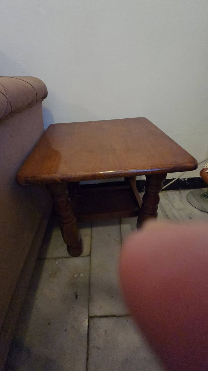 السلام عليكم تخم للبيع سبع مقاعد تركي مع طبلات خشب زان مع ميز تلفزيون تركي السعر ٥٠٠   رقم التليفون  ***********
