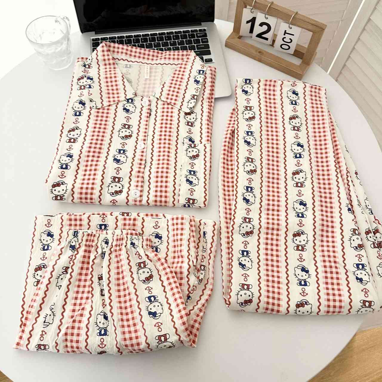 تراك لولو كاتي ٣ قطع 
الخامه قطنيه 
القياسات L xl xxl 
سعر الدرزن  ٨٦ الف


**إذا كنت صاحب هذا الإعلان وتريد حذفه لأي سبب، رجاءا أرسل رسالة إلى الدعم الفني**