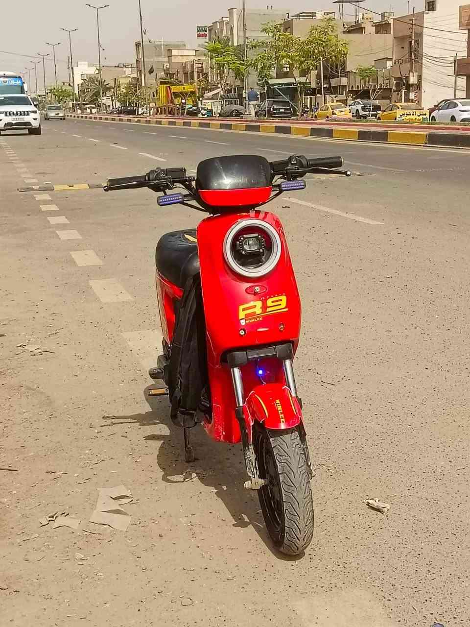 دراجه r9موديل 2026 لون احمر دراجه ما بيه اي عطل غير البطاريات منفوخه سعره 200 وبيه مجال  للتواصل ***********واتس مكاني بغداد شعب
