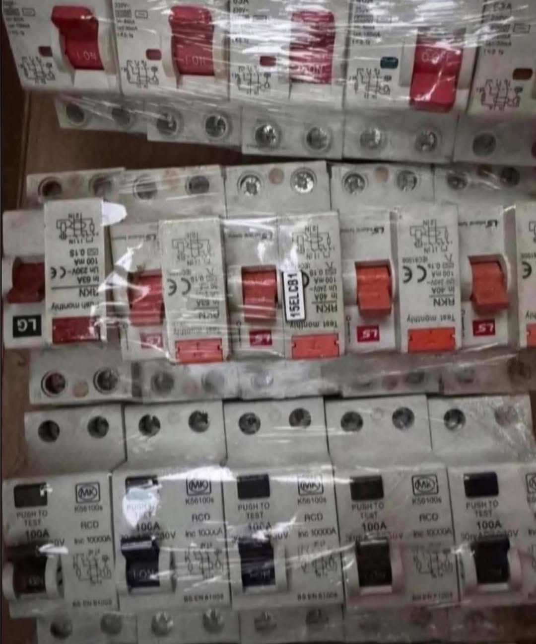 ألسلام عليكم يتوفر
أيرثكج ٢٥ /٣٢ /٤٠ /٦٣ /١٠٠ أمبير ياباني وكوري وفرنسي وإنكليزي وهندي بالة أصلي 👈٨  ألاف 👉

أيرثكج شنايدر فرنسي ٢٥ /٣٢/٤٠/٦٣ أمبير جديد 👈١٢ ألف 👉

شورجه عكد النصارى 

قرب جامع ابو التمن 

وتوجد خدمه توصيل 

👉***********👈
