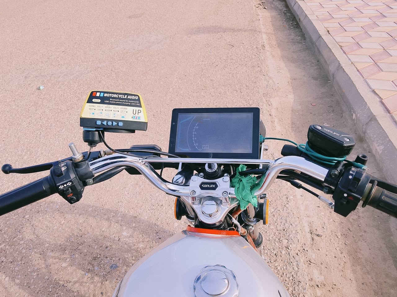 يالله سلام عليكم للبيع موديل 25اوراق سكنر السعر 700
مكان واسط الحرار ***********
