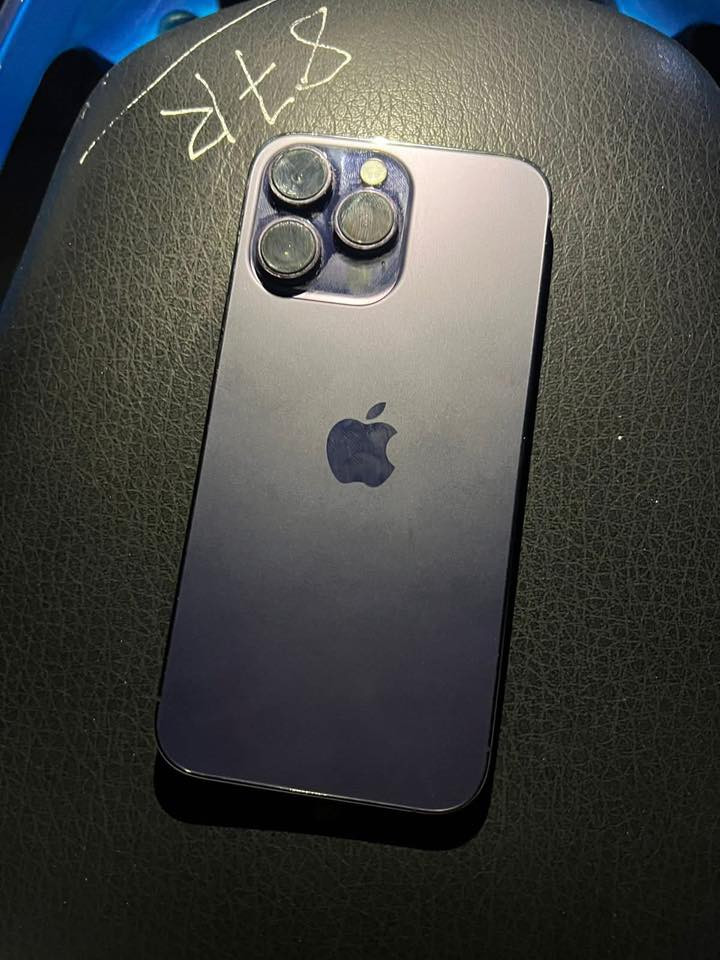 14 برو ماكس للبيع كلشي ممبدل بطاريه 91. السعر 250 تواصل ***********
