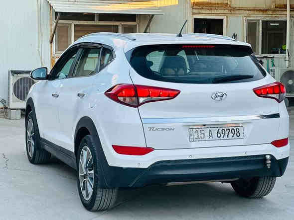 سلام عليكم توسان موديل 2018
للبيع او المرواس 
السياره بيها 3 قطع صبغ ونص الباب الامامي اثر شخوط بدون دواخل 
او ايرباك 
رقم انبار مشروع وطني بسمي
ماشيه 81 الف حقيقي 
تخم تاير وعليها دامه كامله بل شركه
كوري سايد بريك بل رجل
مواصفات السياره 
سويج عدد٢
دبل لد 
رسالة ترحيب عند القتراب 
شاشه جبيره
كروز سرعه 
 كامره وخلفي 
حساس خلفي امامي
مري شفط 
يدات وترايش الباب نيكل 
فول تحكم ستيرن 
ثلاجه بل جكمجه
محرك 2000دوش 
اربعه دسك امامي وخلفي 
ثلاث وضعيات قياده سبورت وعادي ايكو    
‏‎كاميرا خلفيه اصليه دواره  
‏‎دبل لد  
‏‎بك لايت لد وليس كلوب   
‏‎قطعتين تبريد 
‏‎مري شفط ويه القفل  
‏‎اناره ترحيب بيدات الباب 
‏‎اناره ترحيب بالمري الجانبيه  
‏ ‎ويل كب كروم عدد ٥  
السعر 165 وبيها مجال بسيط 
الاستفسار الاتصال 
***********
***********
