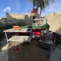 رف خضروات + مصلخه دجاج + قفص دجاج + ميز لبيع 07735374312