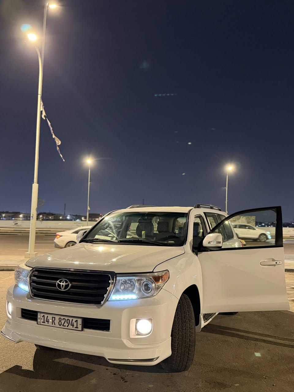 لاندكروز 2013
6سلندر 

السياره كارتون كفاله عده بارد بسيط ب الصندوق الخلفي 

السياره توه طالعه من بوليش وحمام كذالك 

رقم الجديد سنويته لل2030 ب اسمي 

غرفة دوشمه جديده توه كملتها اي نقص مابيها السياره 

مامتواجد فيس بوك 

فقط اتصال عنوانها بصره 

***********
