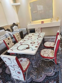 ميز طعام • 6 كراسي • زجاج مكسور