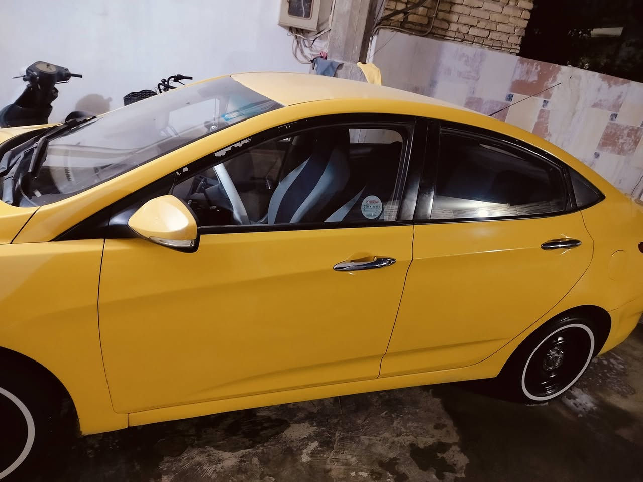 اكسنت موديل 2012خليج مكينه 1600بيه بس قبق جنطه ولباقي مكفول سياره بسمي سنويه جديده السعر 92الاتصال ***********
