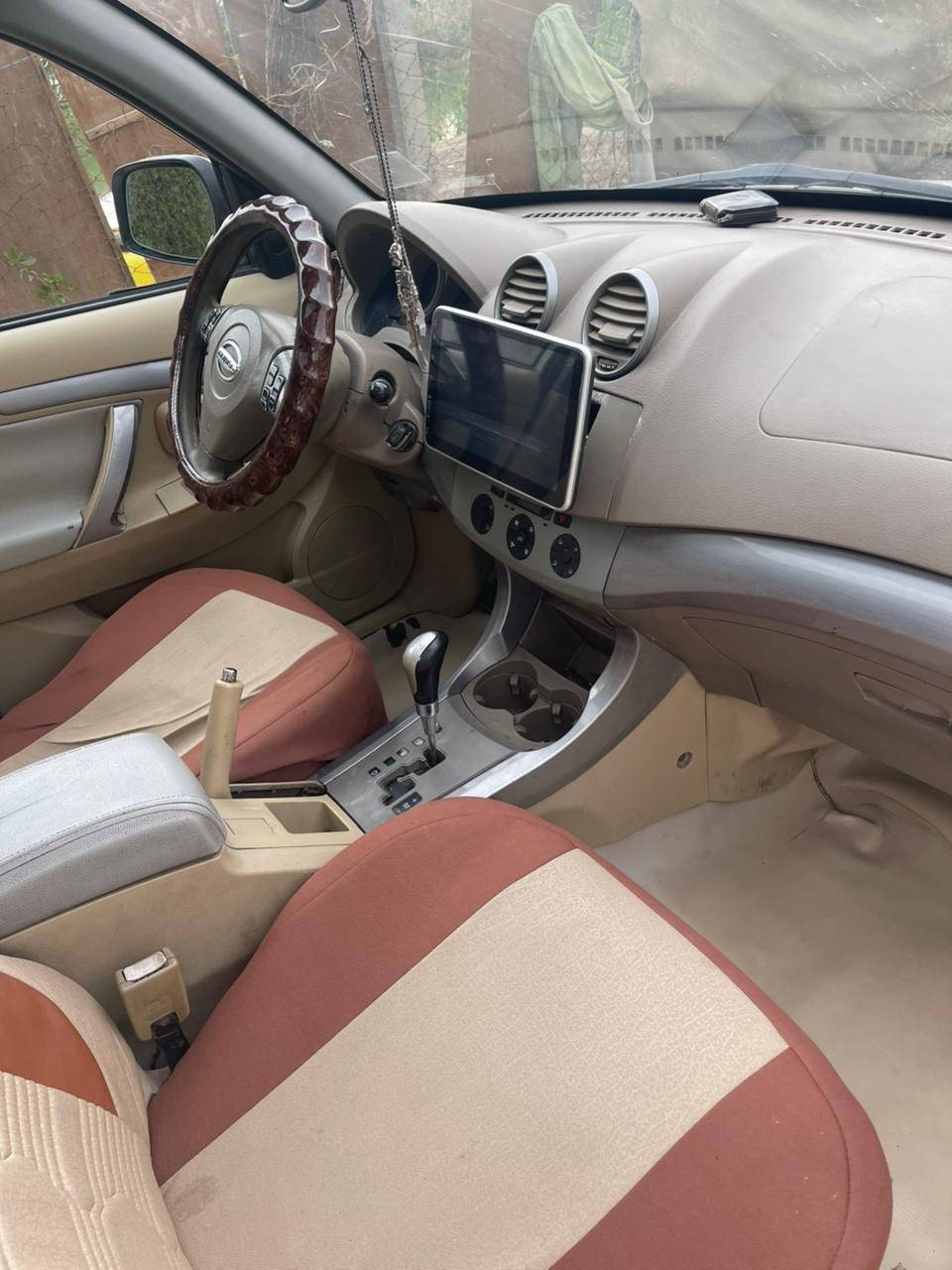 جن واي موديل 2013 
مزاد وزارة الداخلية كتاب الترقيم وياها تروح ترقم 
بيه ملاحظات بسيطه جداً سياره محرك بلادي كهربائيات شغاله
السعر : 34 وبيه مجال بسيط 
مكاني بابل 
***********
