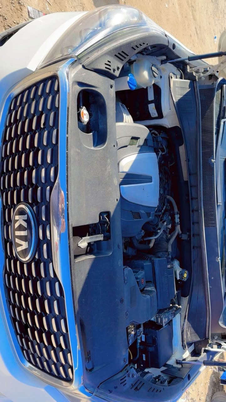 سورنتو خليجي موديل 20
بغداد باسمي 
فول مواصفات ماعدى البنوراما
بيها 3 قطع صبغ بدون تبديل 
6 سلندر
7 راكب 
3 قطع تبريد
سعرها 215
العنوان بغداد 
رقم الموبايل ***********
غير متواجد على الفيس 
فقط اتصال بغداد, العراق
