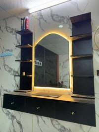 ميز حلاقة • قطعتين • للبيع