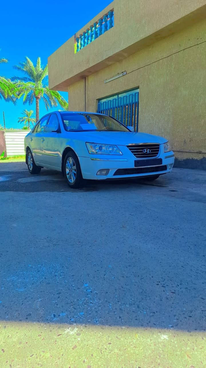 السلام عليكم  للبيت سوناتا 2010 خليجي 3 قطع صبغ جامع وبنيد وباب سائق والباقي مكفول محرك 2400 رقم كربلاء مشروع وطني المكان بغداد ابو غريب السعر 120 وبيها مجال 
***********
