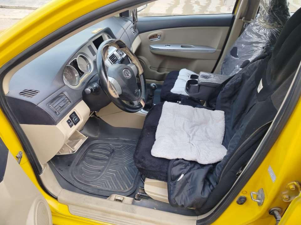 سلام عليكم
كريت ويل موديل ٢٠١١ سنوية لحد ٢٠٢٩ كير بلادي و محرك يارس جديد 
بنيت مبدل و جاملخ  سكن بي تعديل  بيها غرامة ١٠٠ الف و شوي مصرف يرادله صدر  صاحب سنوية باربيل شرط تحويل   و بي كوبون بنزين سعر ٥٨و 
مجال لطيبين
***********
