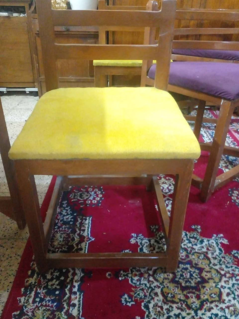 ميز طعام ست كراسي الطبلة واثنين كراسي نضيفات جدا جدا اربع كراسي يحتاجن تصليح بغداد, العراق


**إذا كنت صاحب هذا الإعلان وتريد حذفه لأي سبب، رجاءا أرسل رسالة إلى الدعم الفني**