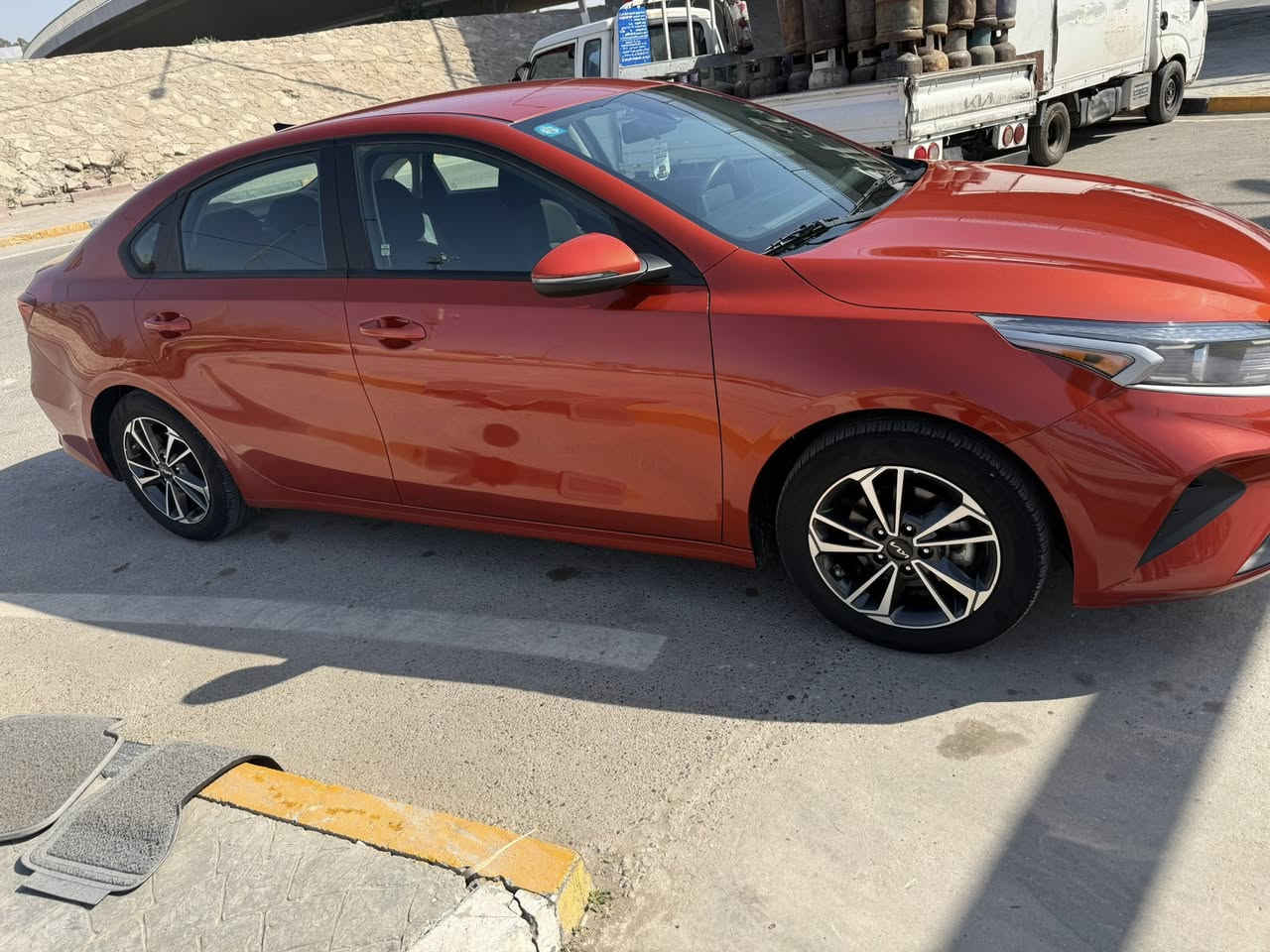 السلام عليكم
كيا فورتي 
موديل 24 
رقم بغداد باسمي تحويل ثاني يوم 
حادث جاملغ بارد راجع نفسه 
ربع دعاميه صبغ
بدون ارباك السياره 
مكينه 2000
ماشيه 46 الف مايل 
شاشه كامره دواره 
اشاره بل مرايه 
رادار بل مرايه 
رادار امامي 
سياقه اليه 
تحديد مسار 
اريل نفكيشن 
ميل كب 16 
اربعه دسك 
السعر 162
العنوان ضباط حي الجهاد 
رقم ***********
